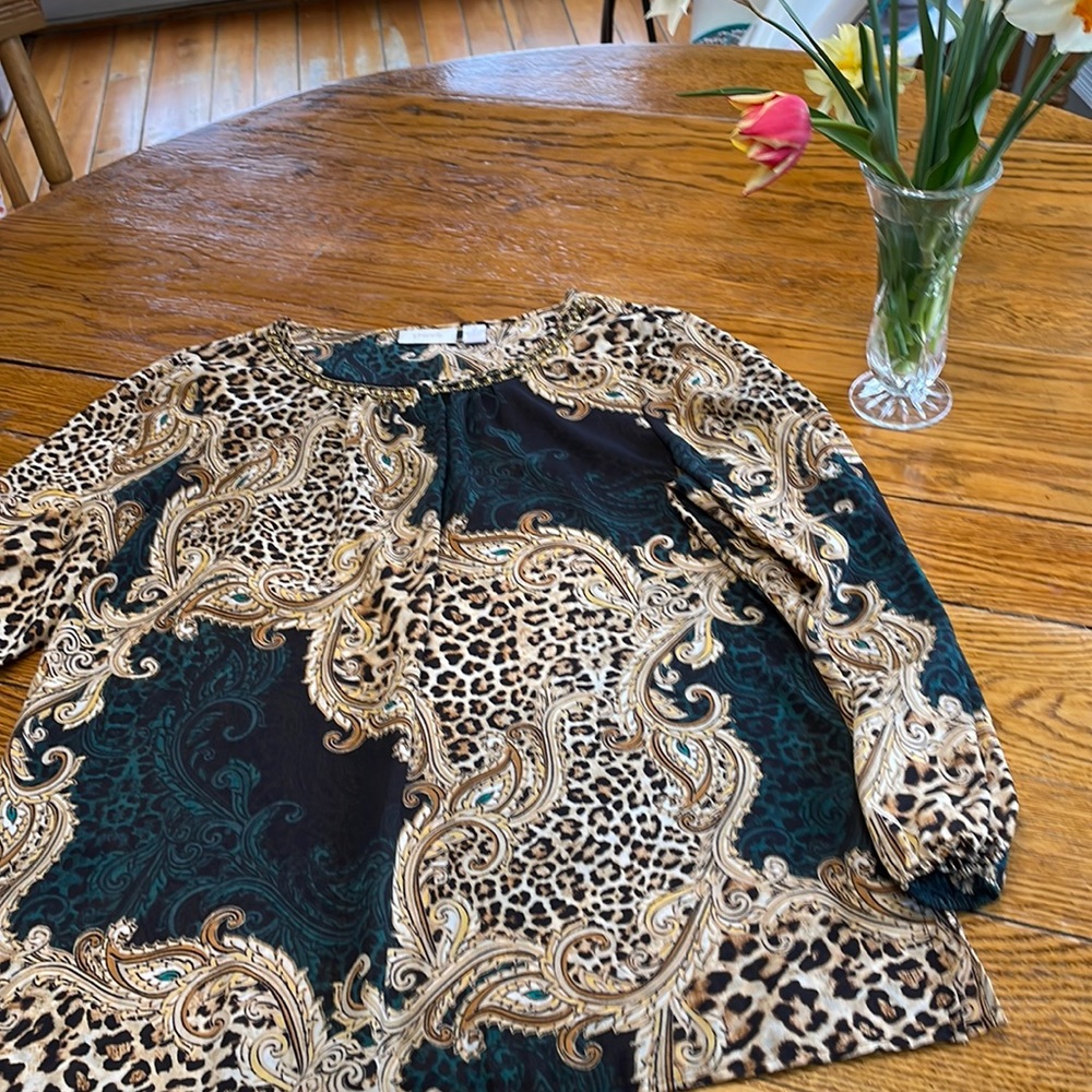 Chico’s size 2 animal/floral print top, large (12)